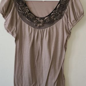 5/$30 Feminine floral neckline Top